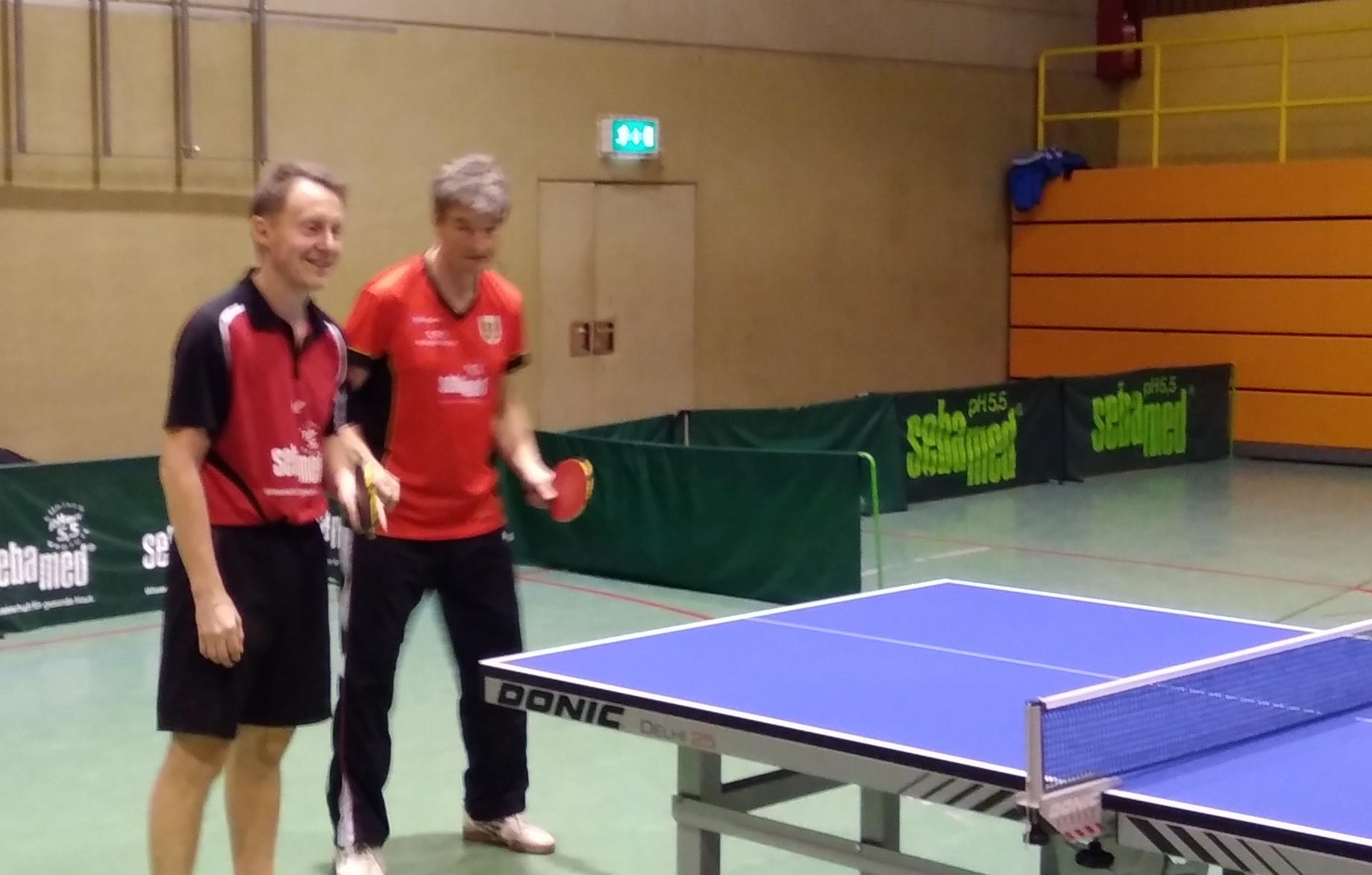 Es kann gelächelt werden